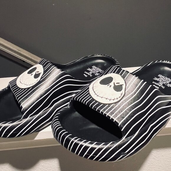 Disney's Jack Skellington Slides – Men’s 11 & 12 -- NWT - Picture 3 of 9